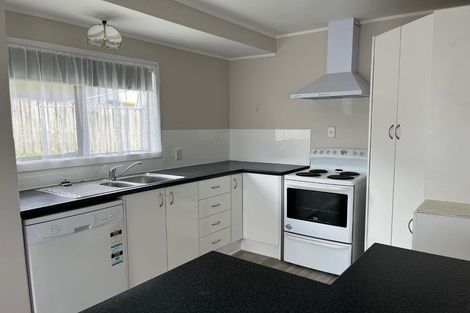 Photo of property in 50 Sungrove Rise, Sunnyvale, Auckland, 0612