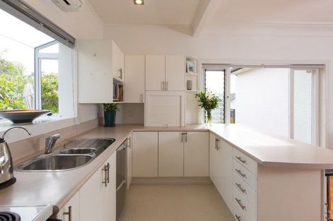 Photo of property in 6 Apihai Street, Orakei, Auckland, 1071
