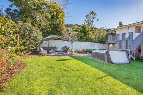 Photo of property in 12 Balliol Drive, Tawa, Wellington, 5028