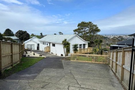 Photo of property in 9 Woodhouse Place, West Harbour, Auckland, 0618