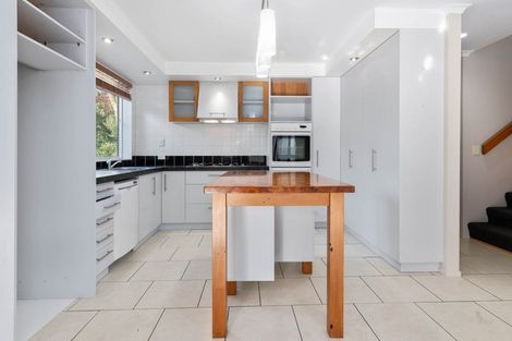 Photo of property in 16 Caulfield Place, Pukehangi, Rotorua, 3015