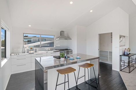 Photo of property in 1319 Whangaparaoa Road, Army Bay, Whangaparaoa, 0930