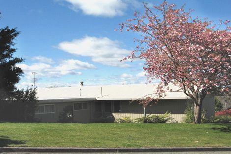 Photo of property in 16 Cherry Lane, Acacia Bay, Taupo, 3330