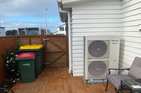 Photo of property in 70 Headland Drive, Long Bay, Auckland, 0630