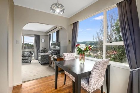 Photo of property in 3 Mckelvey Place, Tawa, Wellington, 5028