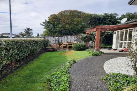 Photo of property in 22 Torkar Road, Clarks Beach, 2122