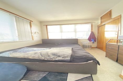 Photo of property in 26 Kaipatiki Road, Glenfield, Auckland, 0629