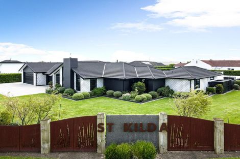 Photo of property in 2 Alan Livingston Drive, Cambridge, 3434