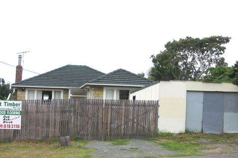 Photo of property in 2/39 Tramway Road, Beach Haven, Auckland, 0626