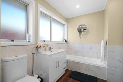 Photo of property in 13 Kathleen Crescent, Hornby, Christchurch, 8042