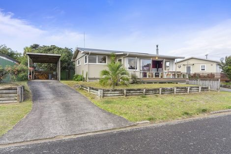 Photo of property in 102 Ruru Street, Whangamata, 3620