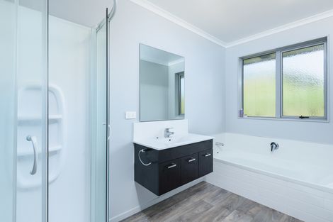 Photo of property in 216 Ballintoy Park Drive, Welcome Bay, Tauranga, 3175