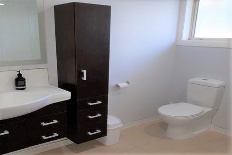 Photo of property in 10 Radbrook Street, Avonhead, Christchurch, 8042