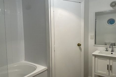 Photo of property in 317 The Terrace, Te Aro, Wellington, 6011