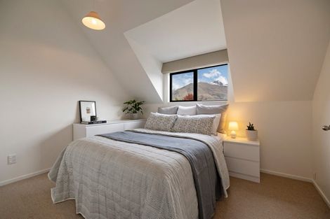 Photo of property in 14 Oregon Drive, Kelvin Heights, Queenstown, 9300