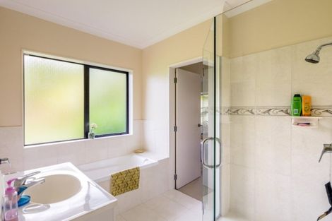 Photo of property in 16 Pukematawai Lane, Levin, 5571