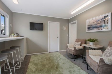 Photo of property in 42 Kayelene Place, Omokoroa, 3114