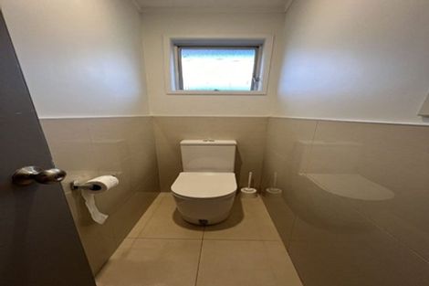 Photo of property in 1 Marvon Downs Avenue, Pakuranga Heights, Auckland, 2010