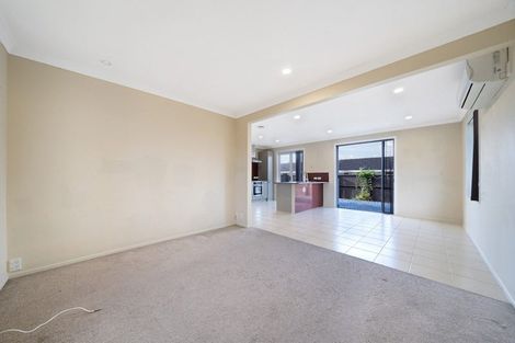 Photo of property in 79 Godley Road, Green Bay, Auckland, 0604