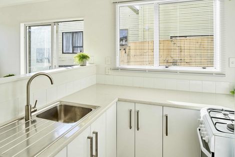 Photo of property in 4 Ensign Lane, Whitby, Porirua, 5024