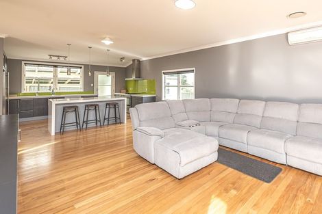 Photo of property in 35 Milne Street, Marton, 4710