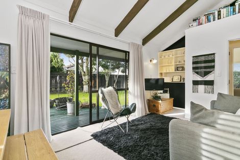 Photo of property in 54b Williams Street, Cambridge, 3434