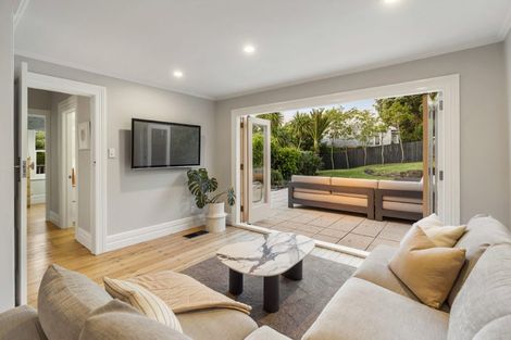 Photo of property in 46 Belle Vue Avenue, Northcote Point, Auckland, 0627