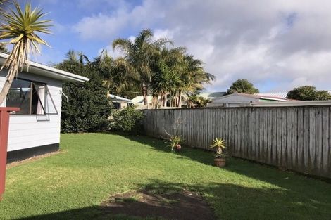 Photo of property in 7 Riserra Drive, Ranui, Auckland, 0612