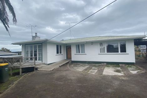 Photo of property in 31 Fairclough Road, Beach Haven, Auckland, 0626