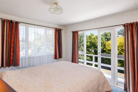 Photo of property in 76 Ruamahanga Crescent, Terrace End, Palmerston North, 4410