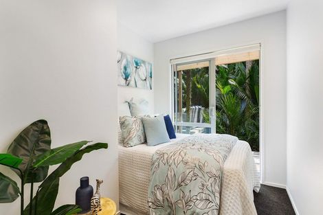 Photo of property in 3 Opanuku Road, Henderson Valley, Auckland, 0612