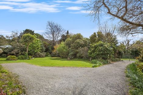 Photo of property in 31-33 Karu Crescent, Waikanae, 5036