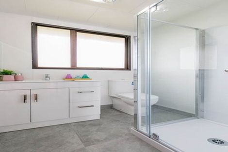 Photo of property in 2/26 Nearco Street, Randwick Park, Auckland, 2105