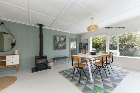 Photo of property in 42 Rayner Road, Piha, 0772