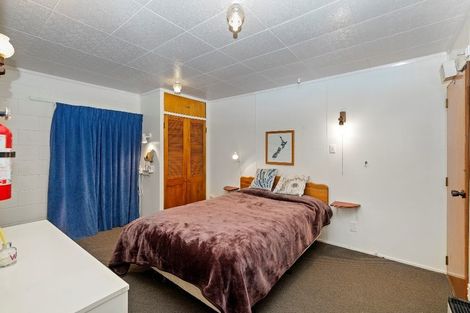 Photo of property in 30 Mountain Road, Henderson Valley, Auckland, 0612