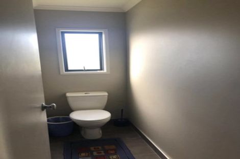 Photo of property in 141 Fernhill Way, Oteha, Auckland, 0632