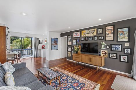 Photo of property in 2 May Avenue, Te Atatu South, Auckland, 0610