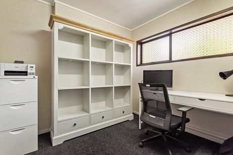 Photo of property in 10 Portsea Place, Chatswood, Auckland, 0626