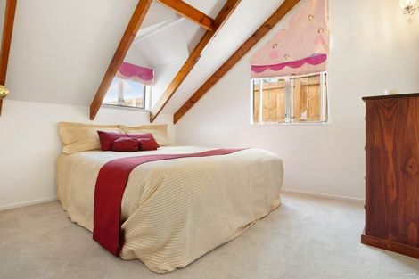 Photo of property in 195 West Harbour Drive, West Harbour, Auckland, 0618