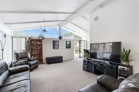 Photo of property in 64 Tamahere Drive, Glenfield, Auckland, 0629