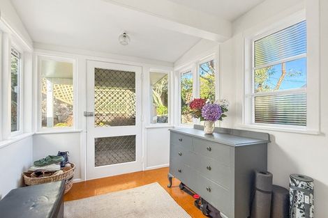 Photo of property in 97 Northland Road, Northland, Wellington, 6012