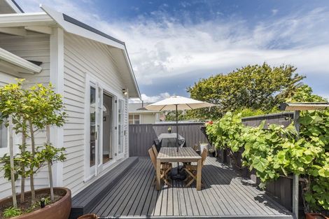 Photo of property in 72 Park Road, Miramar, Wellington, 6022