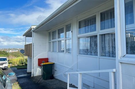 Photo of property in 81 Pupuke Road, Northcote, Auckland, 0627