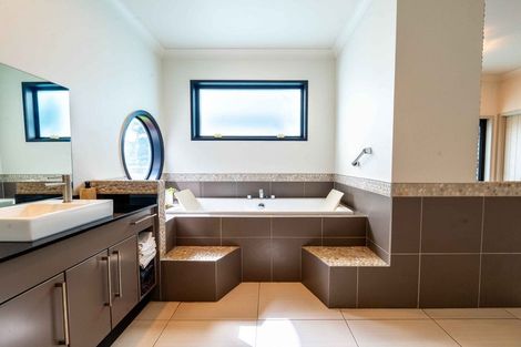 Photo of property in 6 Harbourside Way, Welcome Bay, Tauranga, 3112