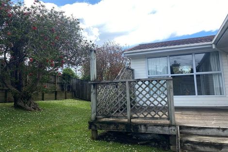 Photo of property in 106 Golf Road, New Lynn, Auckland, 0600