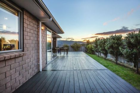 Photo of property in 32 Sumner Terrace, Aotea, Porirua, 5024