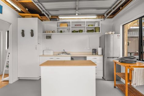 Photo of property in 17 Cook Drive, Whitianga, 3510