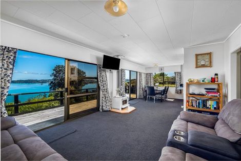 Photo of property in 202 Te Wahapu Road, Russell, 0272