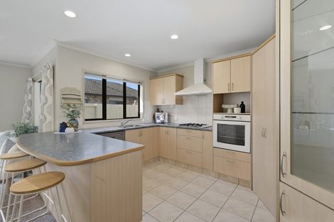 Photo of property in 12 Putaka Place, Papamoa Beach, Papamoa, 3118