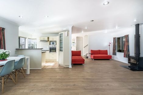 Photo of property in 774a East Coast Road, Oteha, Auckland, 0630